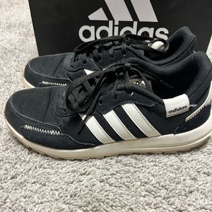 adidas Women's Retrorun Running Shoe